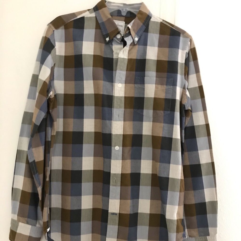 Men’s Gap button down shirt